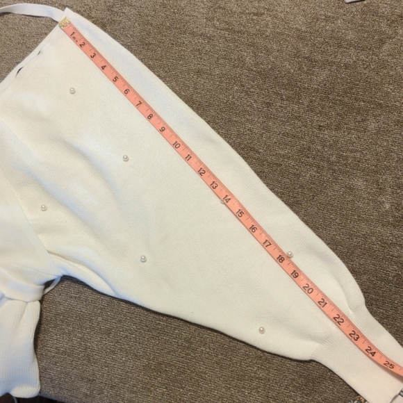 V-Neck Beaded Ruffle Hem Sweater - Picture 11 of 16